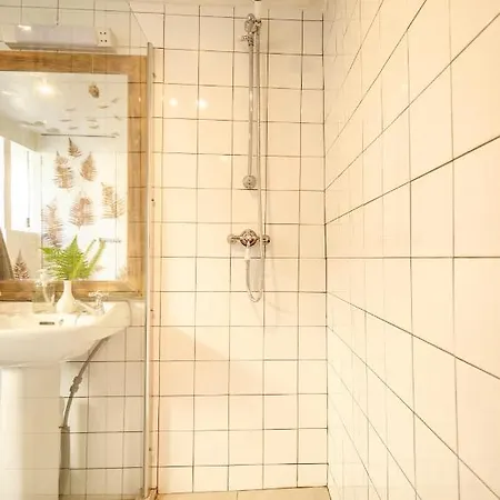 The Botanical Bell Tent غليغاريف