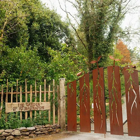 خيمة فخمة The Botanical Bell Tent *