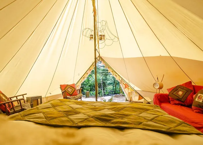 The Botanical Bell Tent Campo de lujo Glengarriff